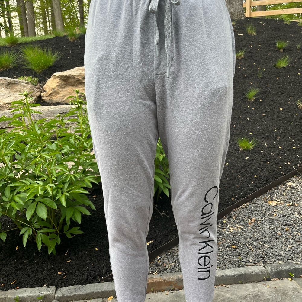CALVIN KLEIN gray joggers